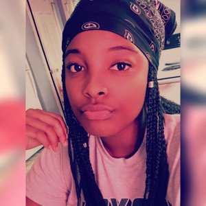 AlexisSemyra's tweet photo. Come chat with #liveme#Comedy #ShareForShoutOut #Vlog A L E X I S❤️⚫️💚’s #onairnow~ https://t.co/v8vksKHqua https://t.co/xF5EaPWw4q