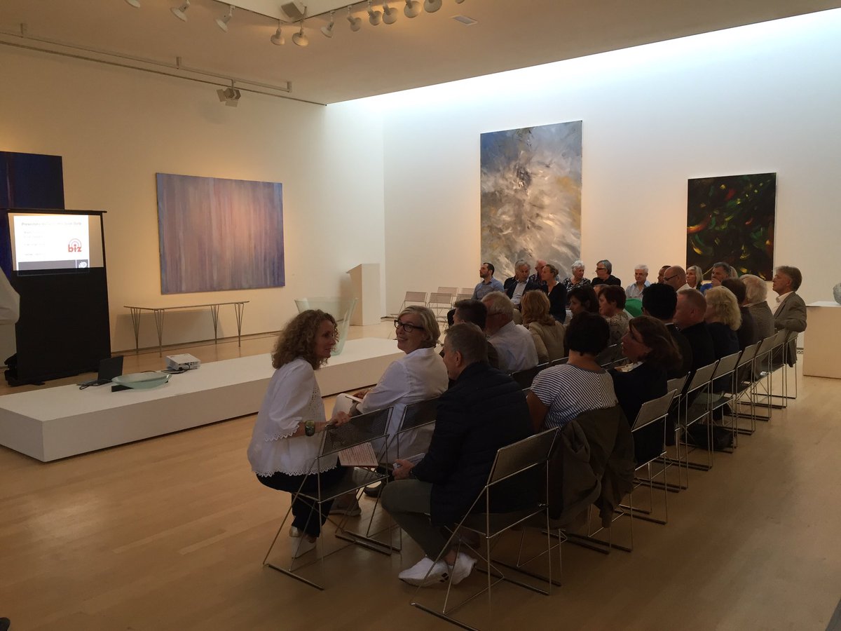 MartijnVerdult's tweet image. Samen met collega Eline de ondernemers van Het Oude Dorp mogen informeren over @biz4ondernemers @stadnco #Amstelveen