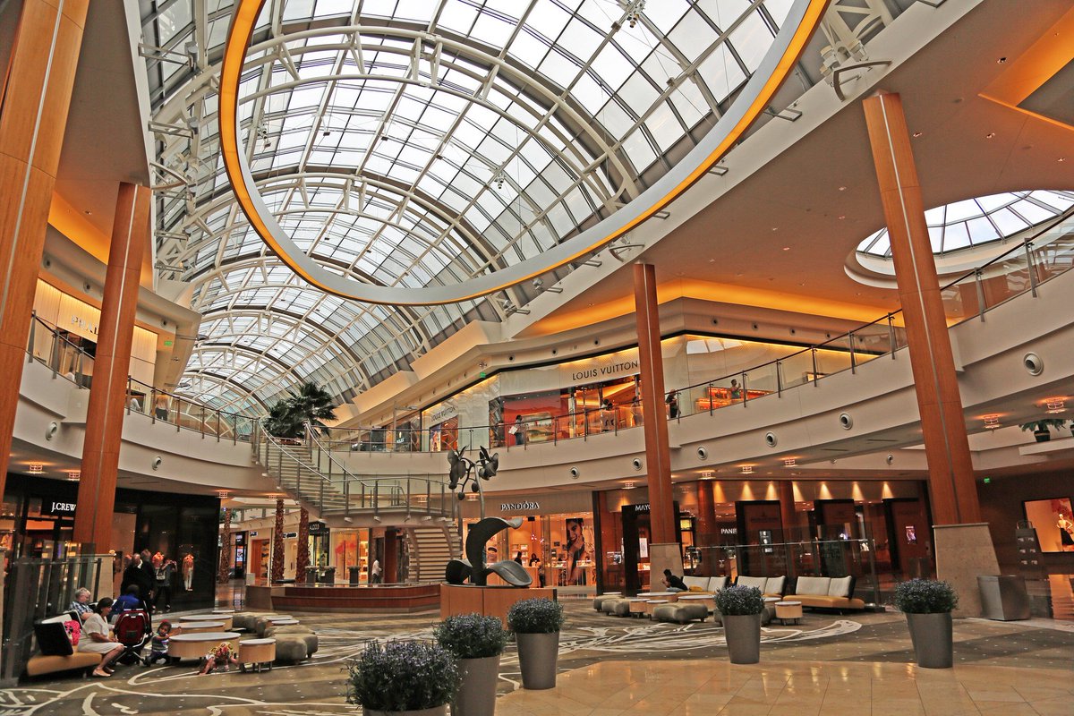 VISITFLORIDA's tweet photo. A Guide to Malls across Florida, https://t.co/ehLCkoAg6B (📷: Goa Min) https://t.co/CRvOQ8SYSt
