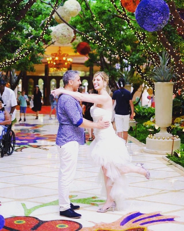 xoxojamelle's tweet photo. Everyone flew in from France to get married in #LASVEGAS #dtlv #frenchbride #youmeoui #lasvegaswedding https://t.co/5dxxzioSmp