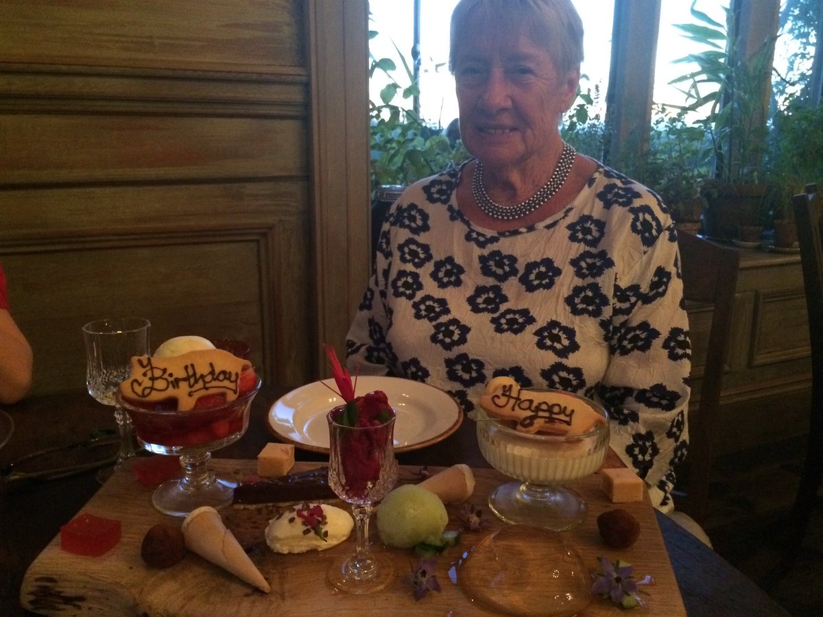 Birthday celebrations dessert heaven <a href="/peckandchisel/">Peck and Chisel</a> @Dan_Gavr <a href="/Guy_Moores/">Guy Moores</a>
