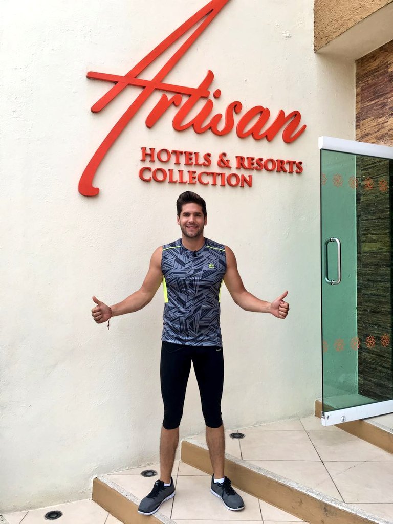 VeracruzTurismo's tweet photo. Agradecemos a @artisanhotels en Chachalacas por recibir a @knappmusic y @Mexico_Tv.
 #RutaJoven y #TurismoExtremo https://t.co/xbsHhukT9g