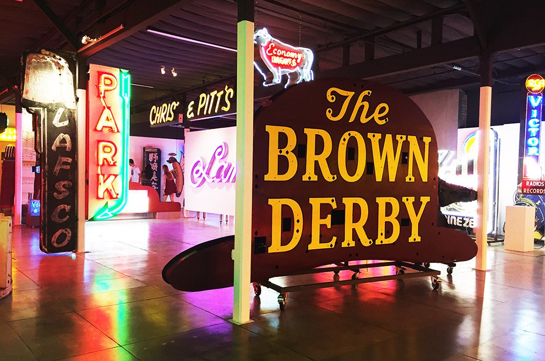 Seesawsigntools's tweet image. Relive Mad Men days with cool old neon LA #signs | eyeondesign.aiga.org/a-look-at-the-…