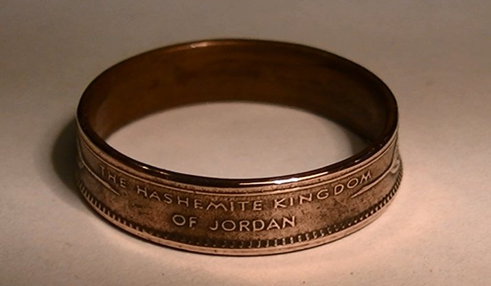 transhumaanists's tweet photo. Coin ring, Coin Jewelry, Jordan 10 fils 1974 Size 11 1/2 Bronze ri… https://t.co/LHiH3CbYZG #etsyhandmade #Jordanese https://t.co/g3yeTJakOp