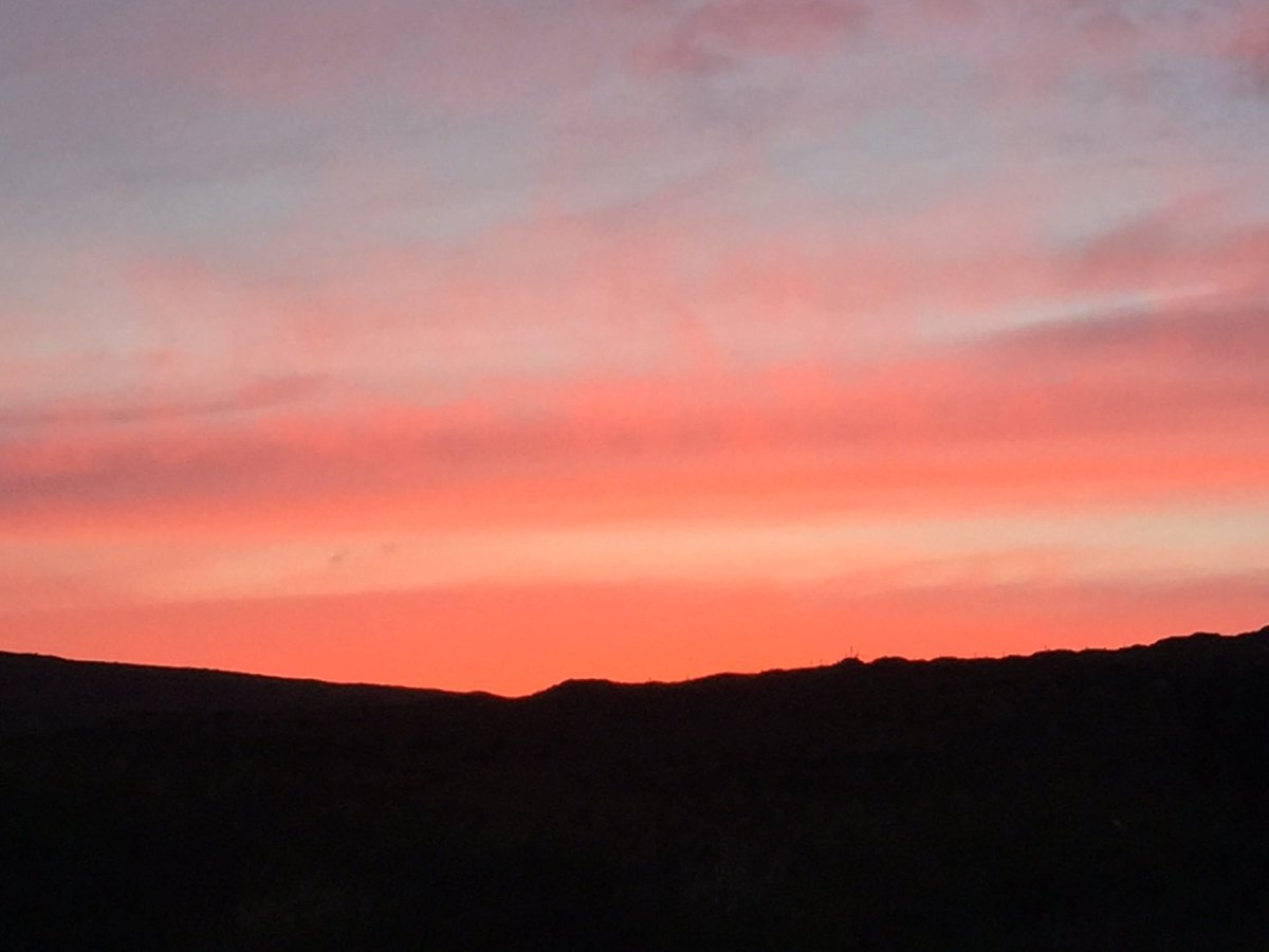 JamesSliabhLiag's tweet photo. Just wow #Donegal #donegalsunset https://t.co/EbS0saJxHE