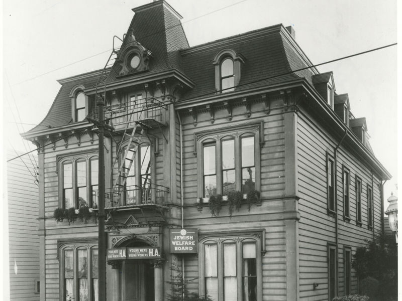 Hoodline's tweet photo. Remembering The Unexpectedly Eventful History Of 121 Haight Street https://t.co/wxD36jEHT3 by @rose_garrett https://t.co/TA5NVOr2UM
