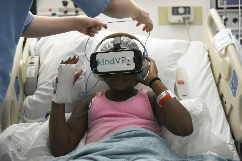 UCSFBenioffOAK's tweet photo. For children in pain, virtual reality offers dolphins and hope... great story about #kindVR: https://t.co/ZHXGOPecnc https://t.co/wEWlRVKCwz