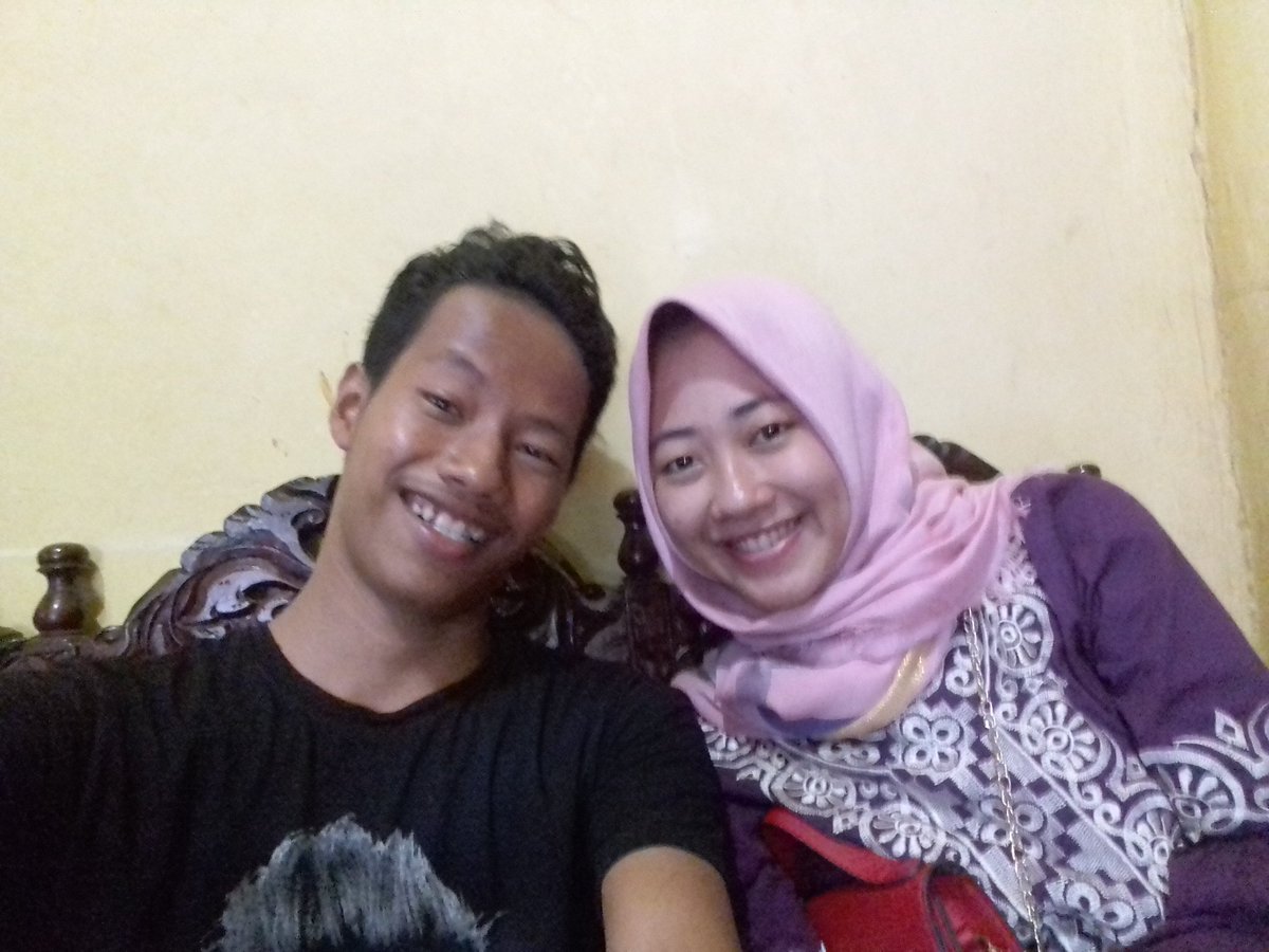panca_mpr's tweet photo. Foto gua sma Melia pas lebaran idul Fitri 👍 https://t.co/8oMPQotltk