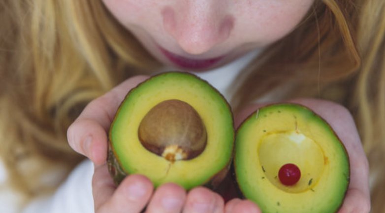 FeedingMyKid's tweet photo. Want kids to eat fruits? Have them watch kids eat fruits! #NoKidsMenu #pickyeating https://t.co/9VqIHpVzL8 https://t.co/FLzxGEVrTg