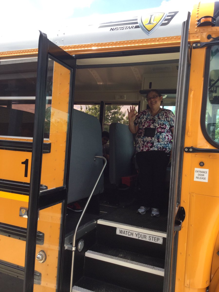 DVISD_CES's tweet photo. Successful first day at CES!!! Buses ready to bring our Cougars home! #CEScougars #DVISDFirstDay #togetherwecan https://t.co/KxP562nIYS