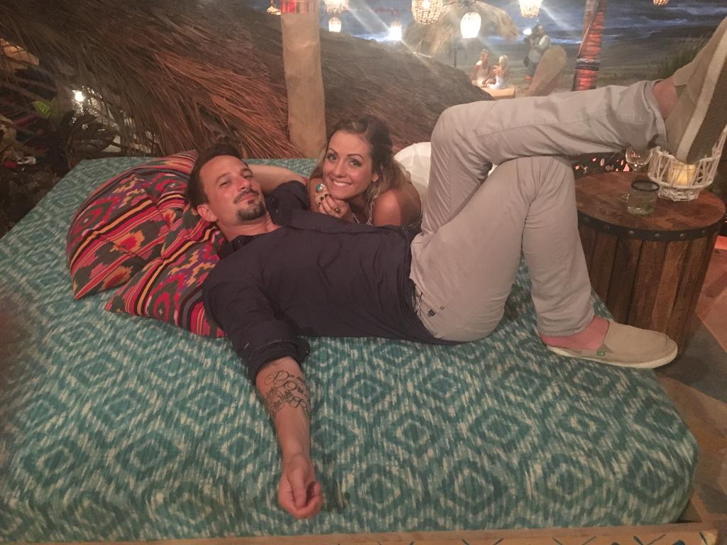 BIP - Bachelor In Paradise - Season 3 - All Episodes - Discussions - *Sleuthing - Spoilers* #2 - Page 47 CqfZcIEWAAI4pDx