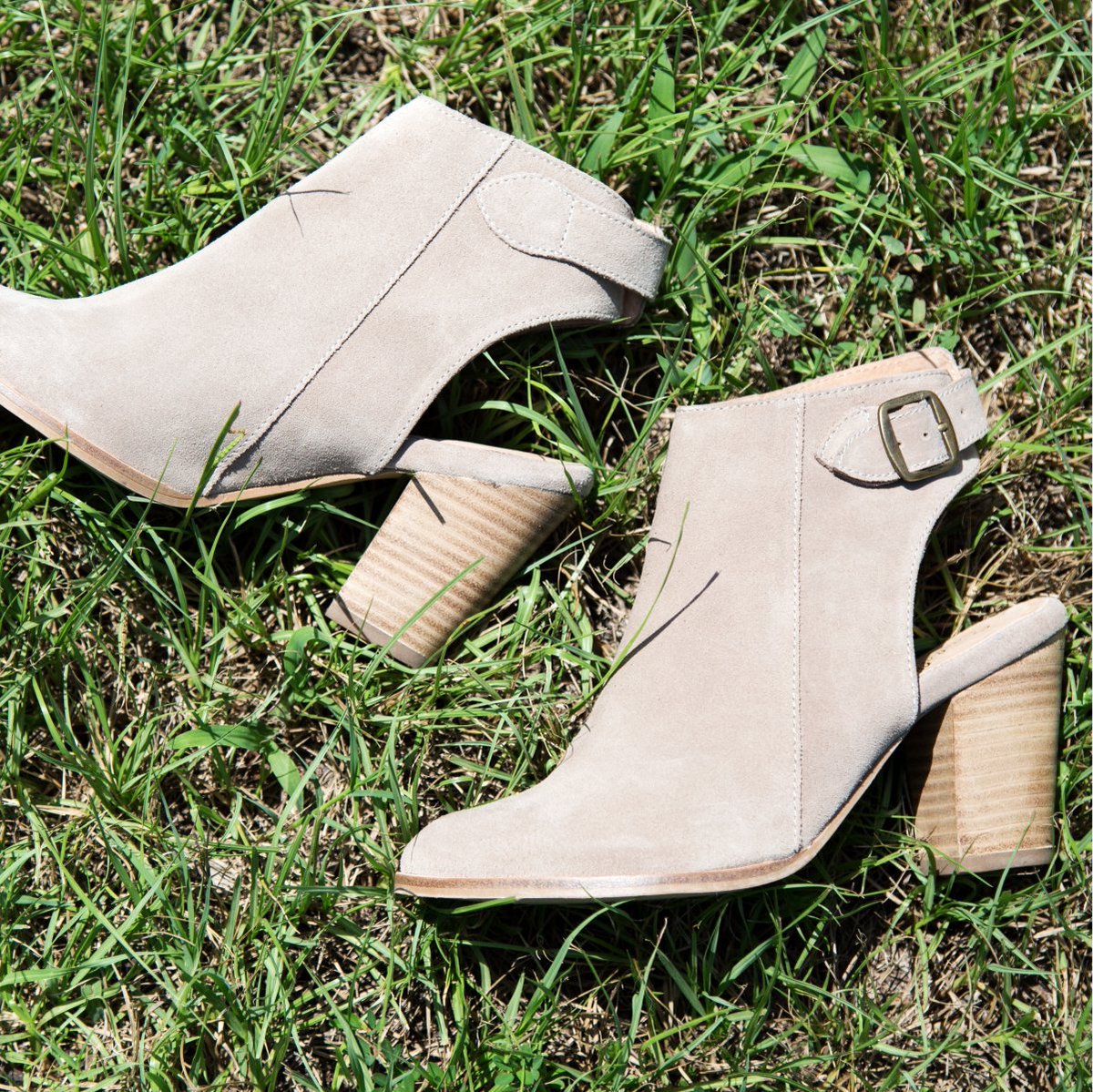 4 words: get in my closet!
Shop <a href="/SeychellesShoes/">Seychelles Shoes</a> boots: goo.gl/UzuxQg