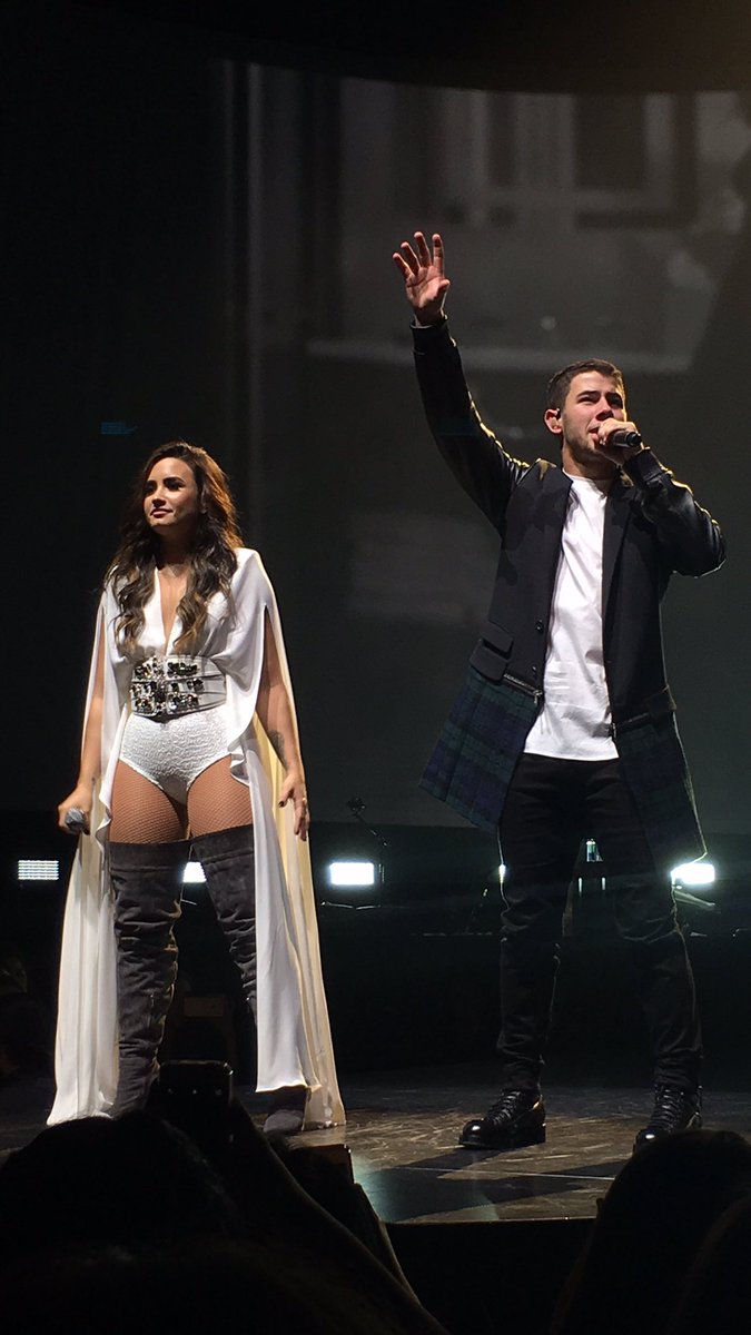 ddlovato1love's tweet photo. #DemiLovato and #NickJonas performing at the Moda Center in Portland, OR - August 20th #FutureNowPortland #Nemi https://t.co/gKaozuxHsC