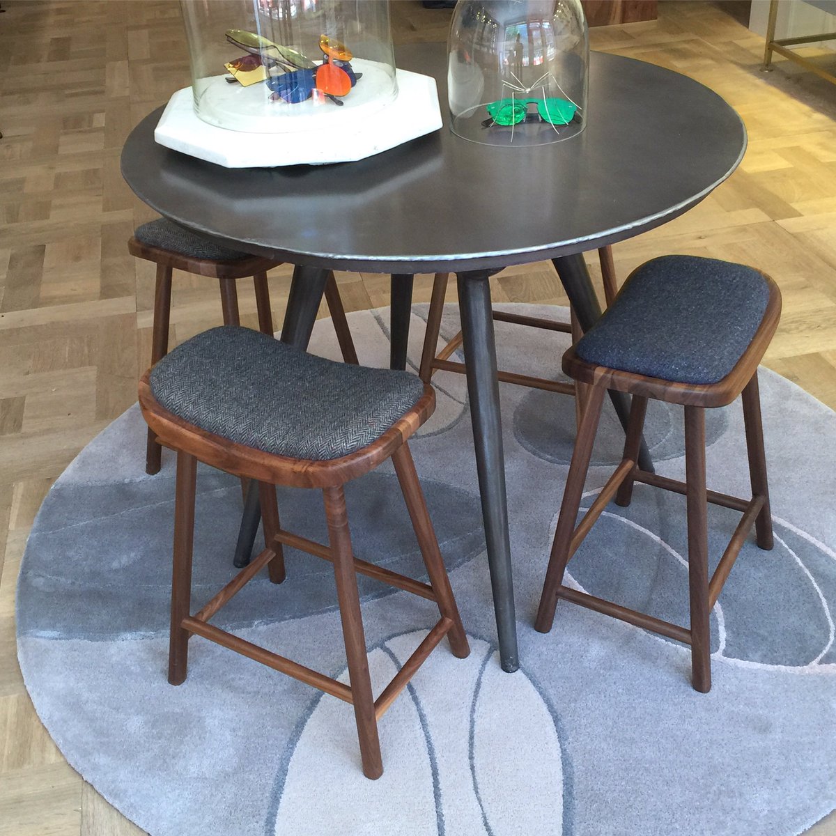 DublinOptica's tweet image. @Ceadogan custom designed handmade rug. #irishinspiration #opticadublin #ceadogan #madeinireland #irishdesign