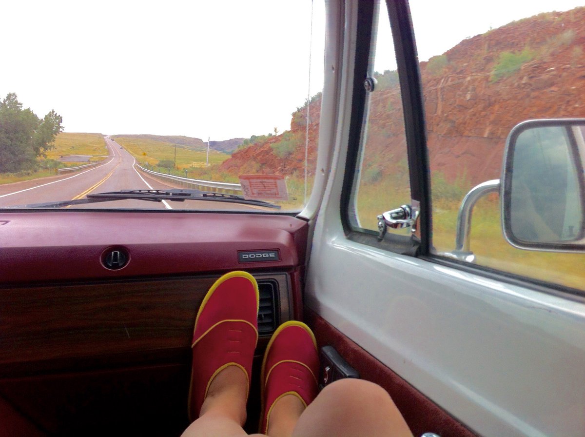 Our Tango shoe is an Oxford inspired style perfect for traveling. Where do you wear your  élés? Tag #éléinsiders! :)