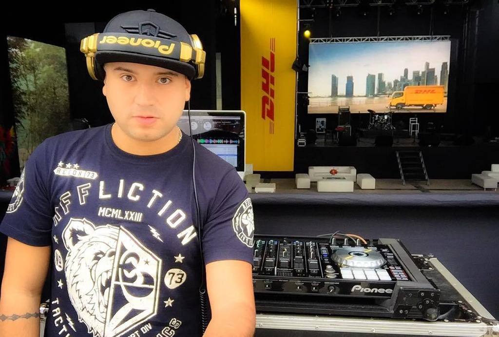 DjDeoPeru's tweet photo. Working 🙌🏻 🎉🔊 #deomusic #deomusicworldwide #passion #enjoy #pioneerdj #18k #party #partyti… https://t.co/fYcvA6tmuo https://t.co/oPusb2nh15