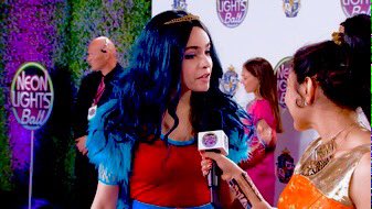 APRPGJordan's tweet image. #APRPG #NeonLightsBall #JordansBlueCarpetMinute @BlueBarryRoyal m.youtube.com/watch?v...