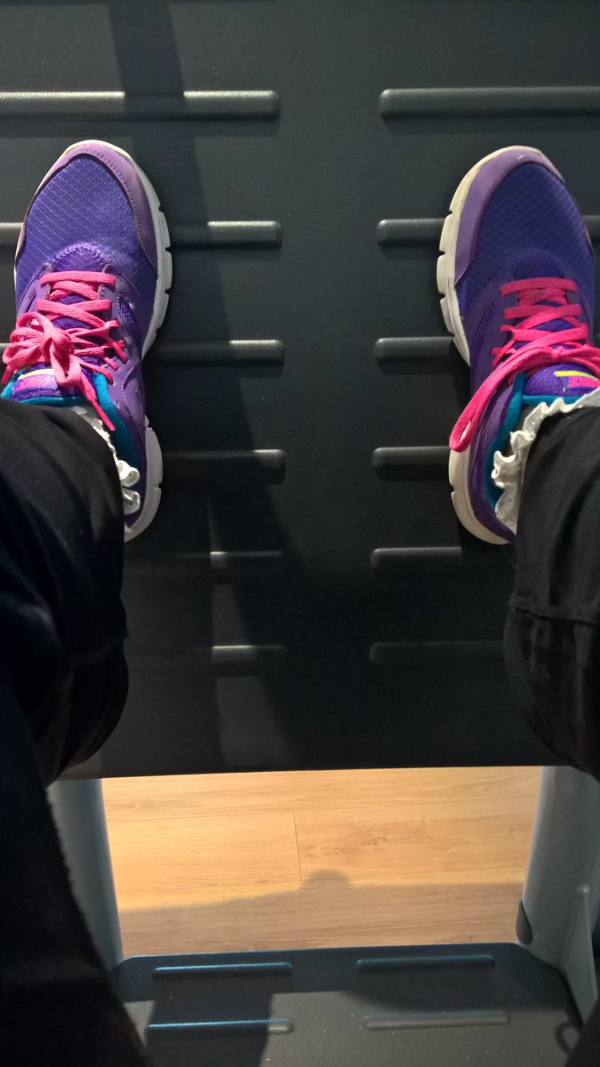 Kickjitsu_kali's tweet photo. #legpress time #grind #gymtime #seamillhydro #Seamill #frillysocks #fitness #mondaymotivation #Kickjitsu https://t.co/hv3Y0wmIl9