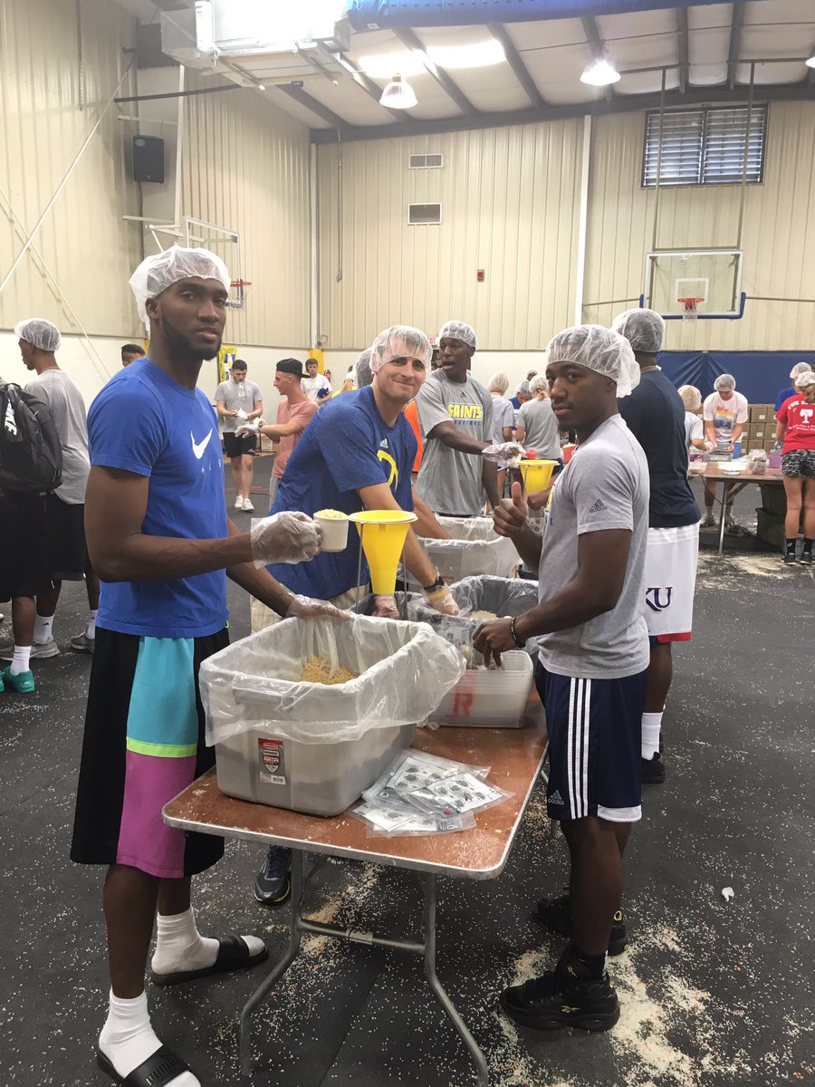 Limestone works with @stophungernow to #FeedTheHungry #LimestONEnation #SaintUP