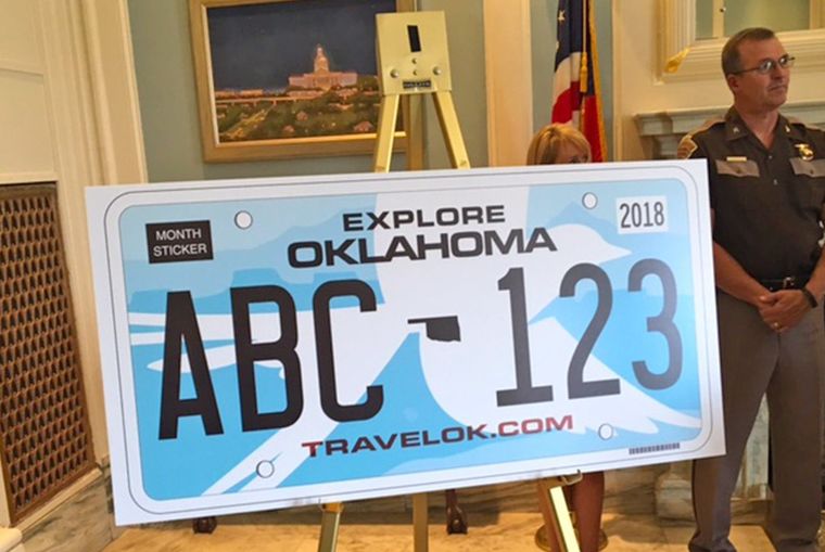 tulsaworld's tweet photo. Officials unveil new Oklahoma license plate with state bird design https://t.co/KW15MEOLKP https://t.co/1FlJ1bULaL