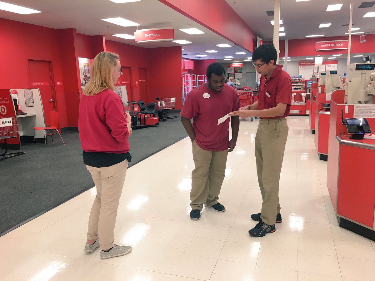 LOVING this teaching/learning moment about service plans between my GSA, TM and New TM!! #thisishowweonboard #candid