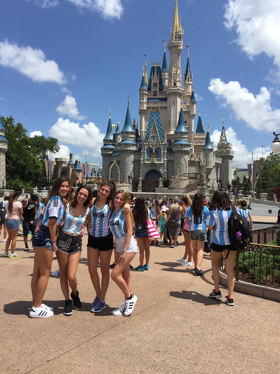 LuulaAres's tweet image. El mejor viaje de mi vida con las mejores personas, las amo queens 👭💜 #FunTimeMemories #FuntimeJulio2016 @Funtime15
