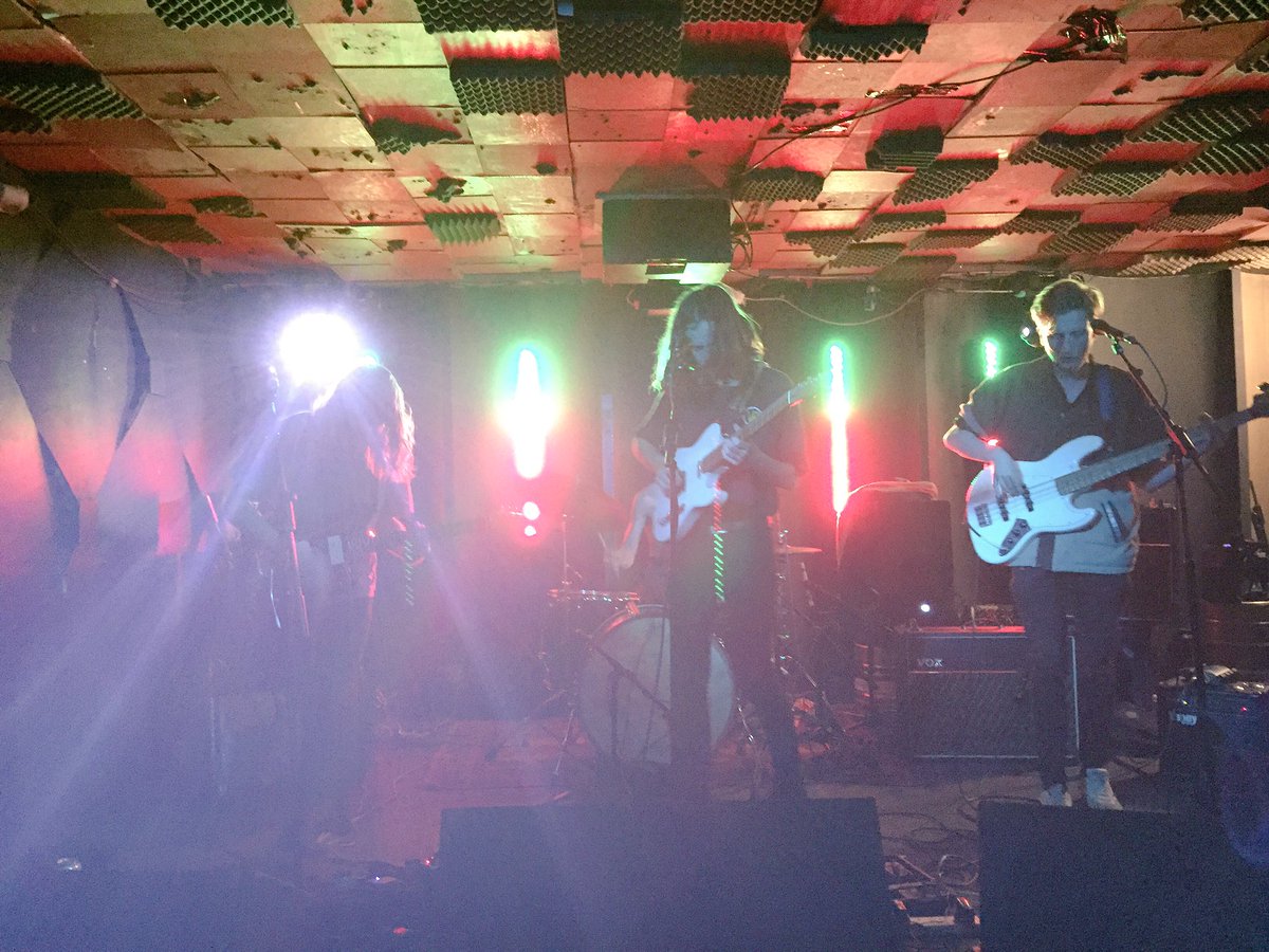 A whole lot of lights and love for <a href="/_MorningSmoke/">Morning Smoke</a> tonight 💗