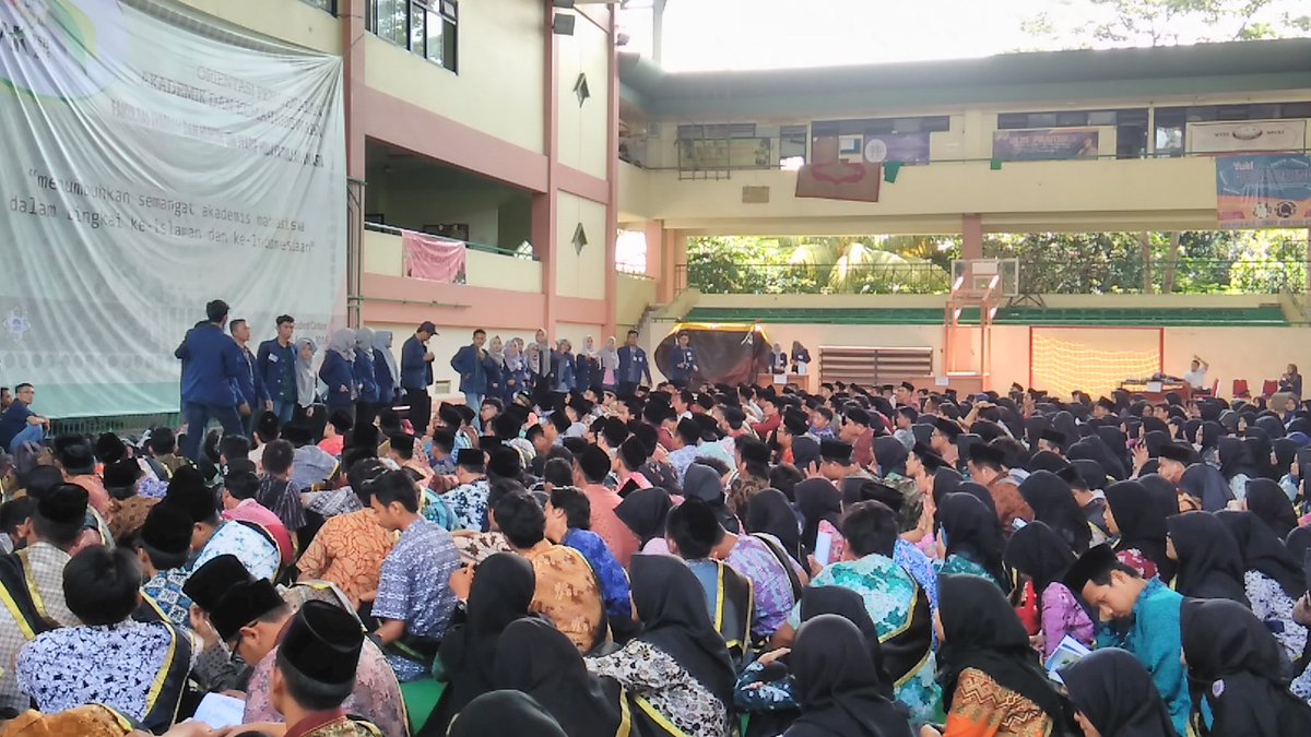 DEMA FSH UINJKT tweet media