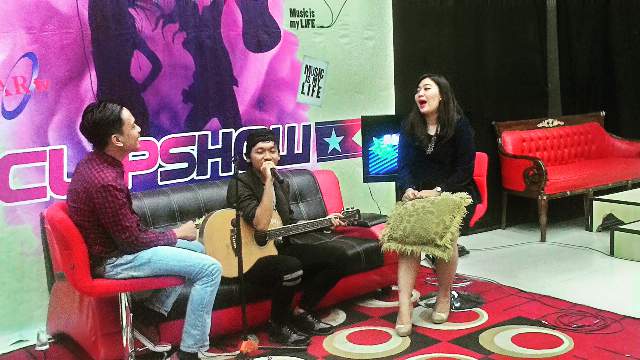 Saat promo single ke.2 #HanyaKamu Di Program #CLIP_SHOW #RADARTV Lampung, - edisi April 2016