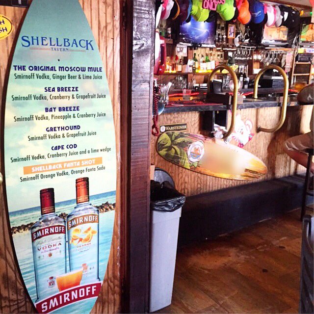 LaniPatterson's tweet photo. Surf's Up!☀️ #DiageoRep #Smirnoff #Custom #Surfboard #OldSchool #IGCocktails #ManhattanBeach #SouthBay #LA https://t.co/2J6wHjJ7fn