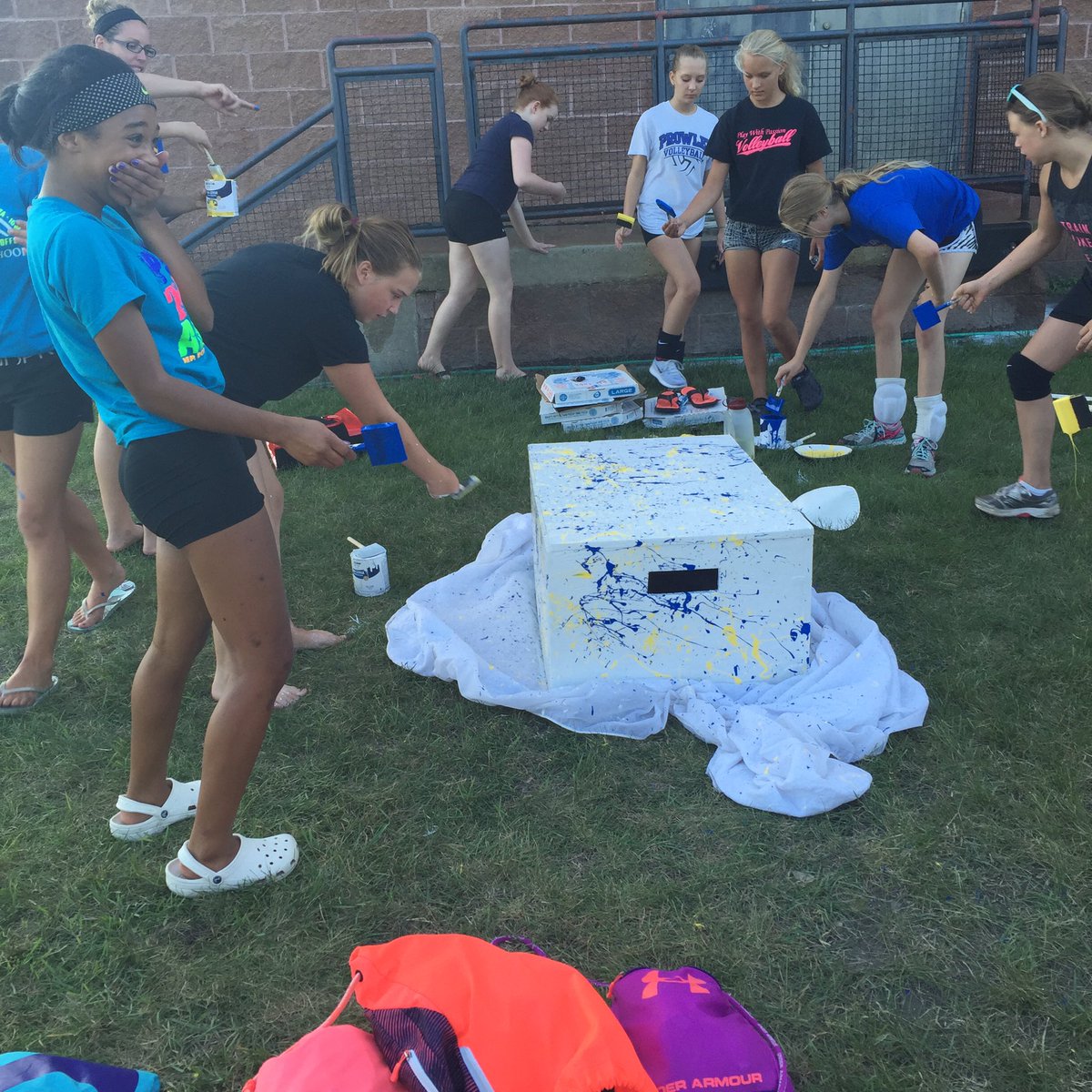 hruby_tuesday's tweet image. First team building activity! #prowlervolleyball #boxdrills #splatterpaint