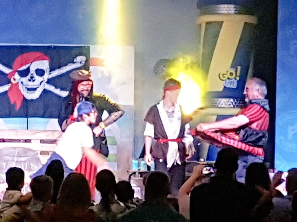 DebraLeaver's tweet photo. @FunStarsGoLive @haven  It Pirate Night ooh arghhhh #Rockley https://t.co/FLt5Z7Myod
