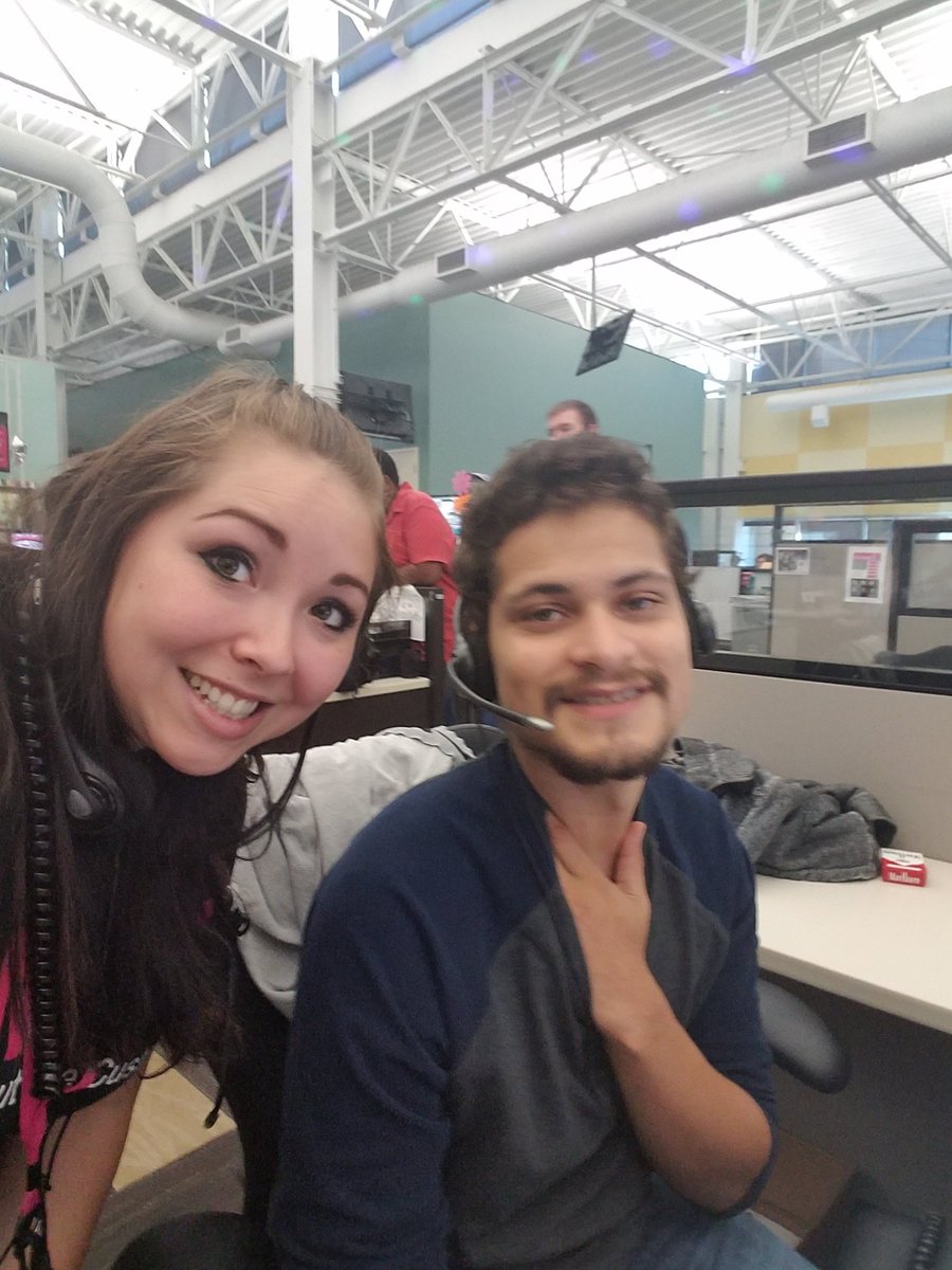 JoyceMolnar's tweet photo. Changing T-Mobile lives today! #TechExperts #StormICT #T-Mobile https://t.co/4pas0CQaJO