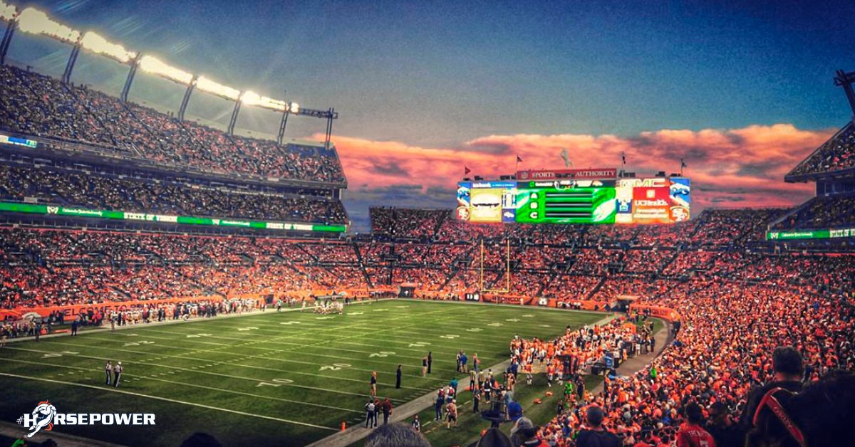 Broncos's tweet photo. Nothing better than football in Denver.

📸's » https://t.co/uKOYBANS74 https://t.co/UWcW66pyLW