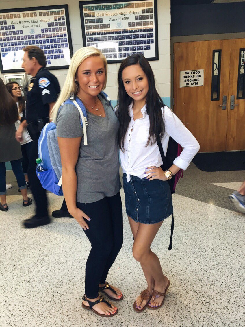 lillybest14's tweet image. Senior year and I couldn't be happier to get out of here!!!! #whensgraduation #hurryup