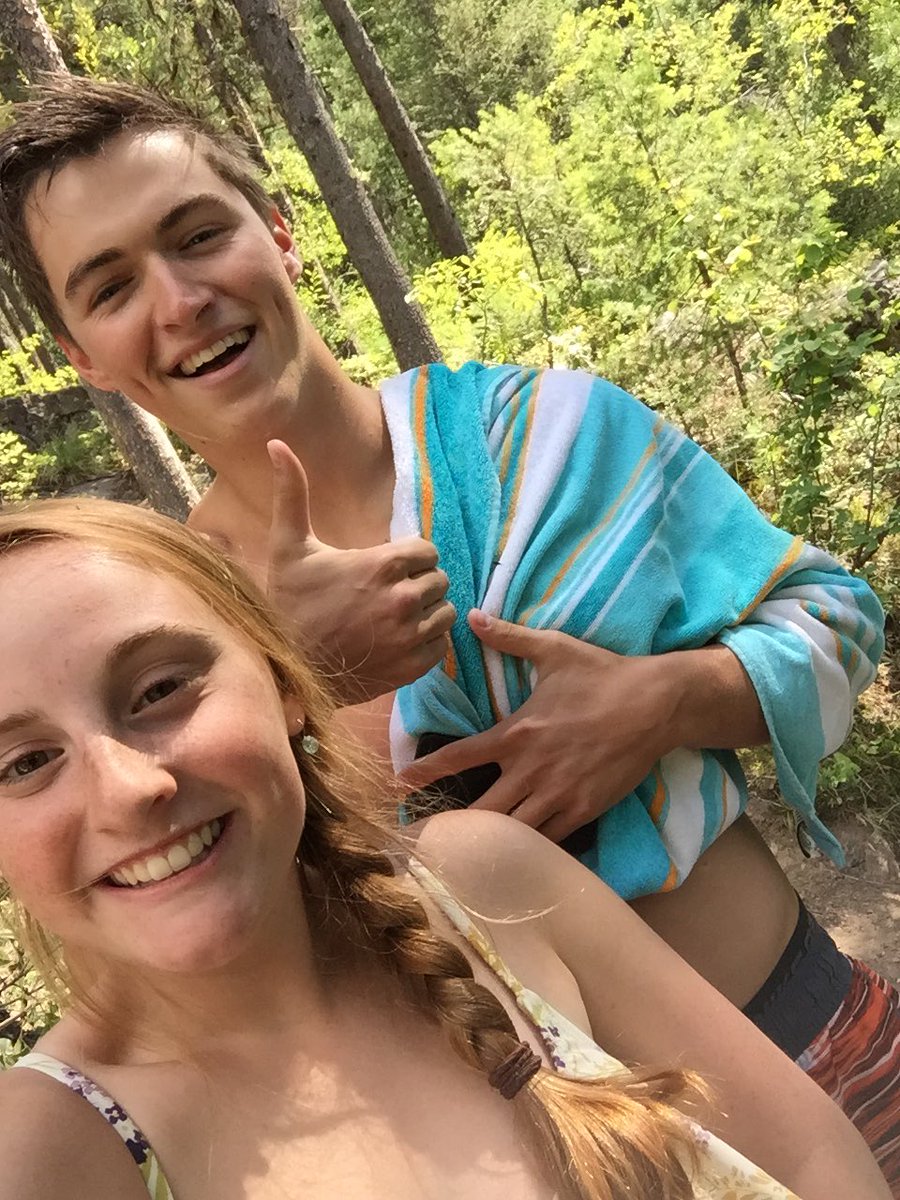 libbieann98's tweet photo. @HaslamWade10 leaves for his missions tomorrow!!! He has been such a great part of our family! Good luck friend 🇪🇨💙 https://t.co/EcG9aF1a0w