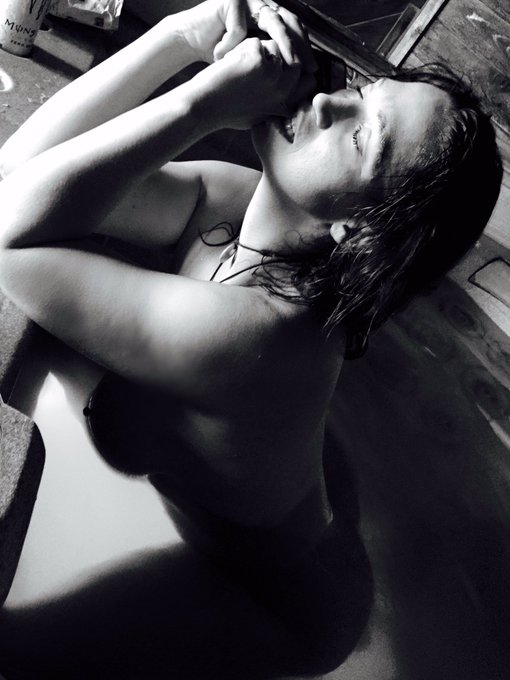 I know you people missed recent naked pics of me, so here ya go! Taken by my man who insisted this pic<a href="/tag/veteransdaysalute"class="tags"><span>#veteransdaysalute</span></a>