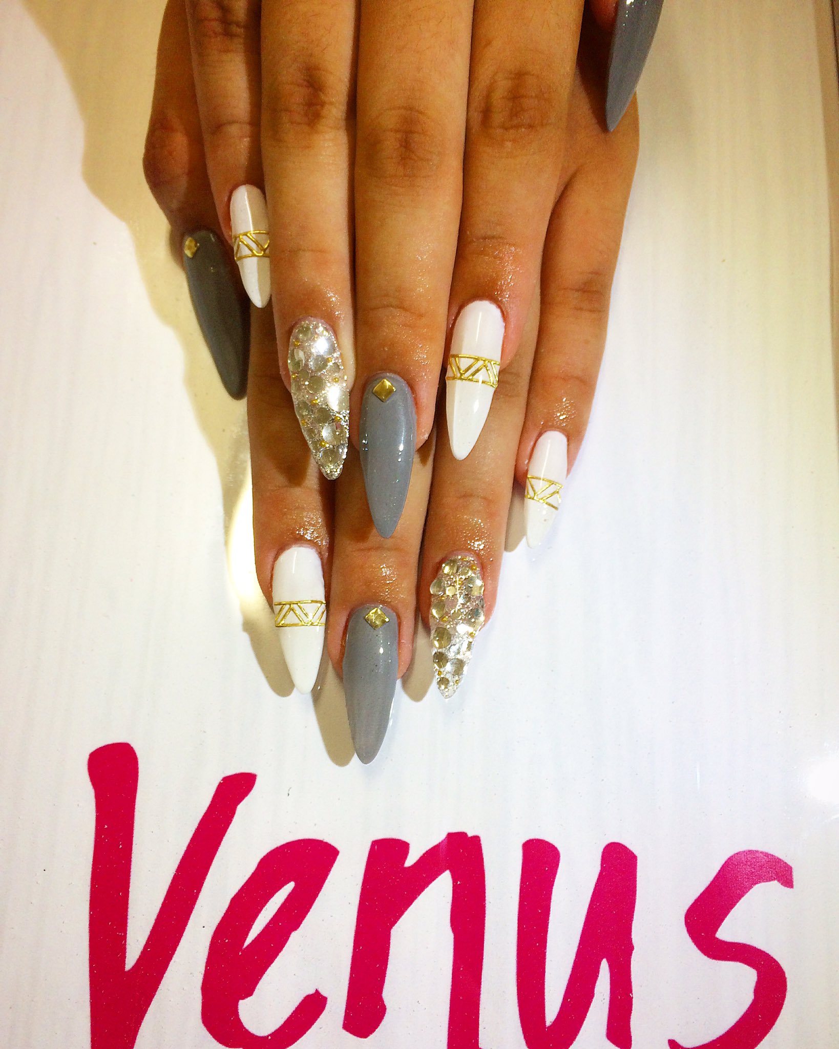 Venus 大船西口 M様ネイル Maxよりちょい短めです ジェルスカルプでも うちではチップで長さ出しをしているため フォームが入らない方でも長さ出し可能です 彼氏ができた との報告 2連ちゃんでなぜか私が幸せ 笑 T Co Uxitcicxjp Venus 大船西口 M様ネイル Maxよりちょい短めです ジェルスカルプでも うちではチップで長さ出しをしているため フォームが入らない方でも長さ出し可能です 彼氏ができた との報告 2連ちゃんでなぜか私が幸せ 笑 T Co Uxitcicxjp