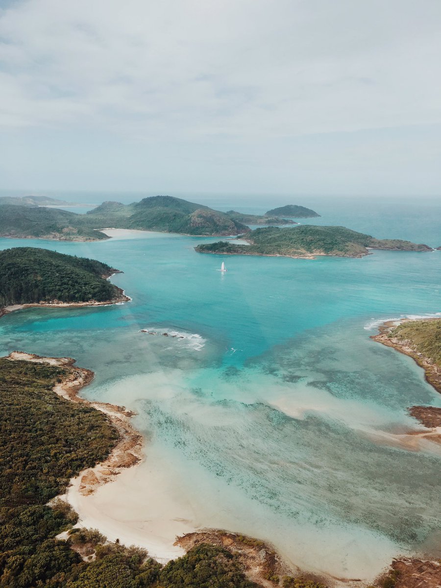 G O O D M O R N I N G 🐬💫 from #WhitSunday Island ! Best view to start your day @australia <a href="/Queensland/">Queensland Australia</a> 👌🏻🐠