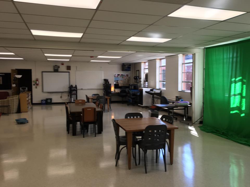 MrDpasion's tweet image. From @gmsfalcon #makerspace: The Innovation Lab. Newly renovated! #makerslowchat #makerEd gmsinnovationlab.wordpress.com