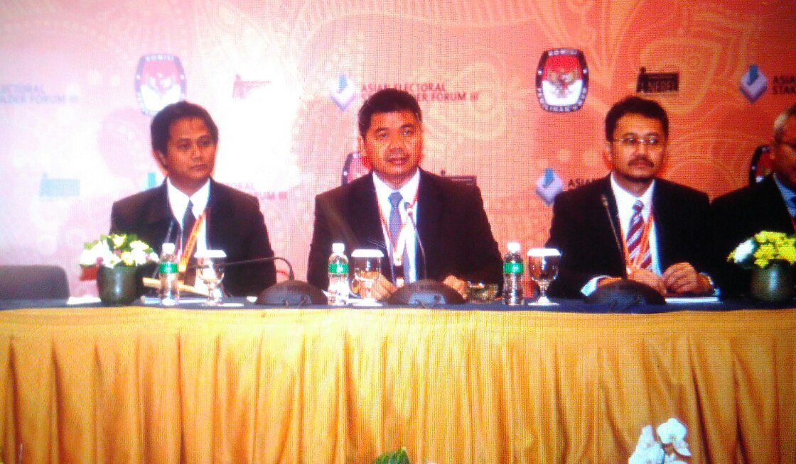 JA: AESF dorong penyelenggaraan Pemilu yg Inklusif #AESF3 #pressConfrence <a href="/Anfrel/">ANFREL</a> <a href="/juriardiantoro/">Juri Ardiantoro #akuorameluedan; #kebiasaanbaru</a> <a href="/ferryfkr/">Ferry K Rizkiyansyah</a>