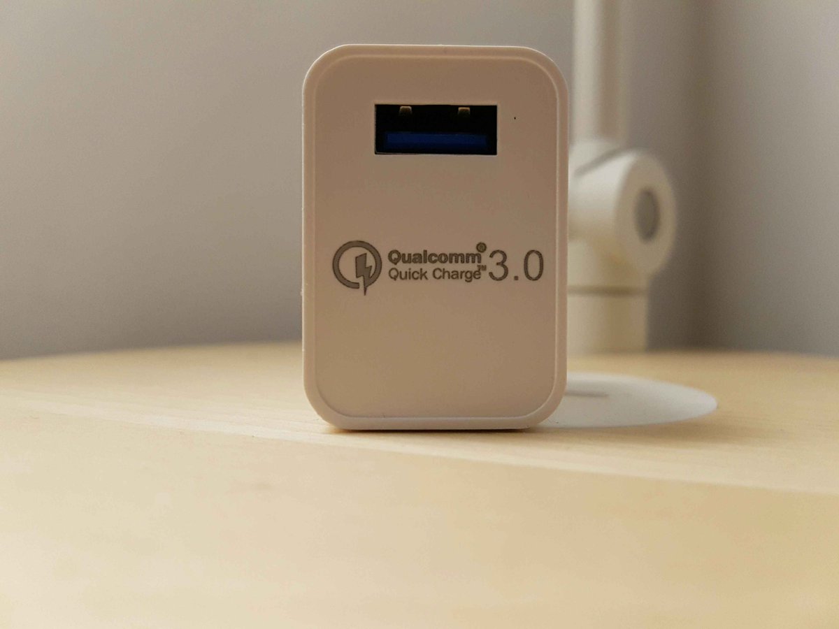 NotizieInfo's tweet photo. Recensione caricatore Quick Charge 3.0 Lenuo https://t.co/hnhWia6kPq https://t.co/wL0G4llsK3