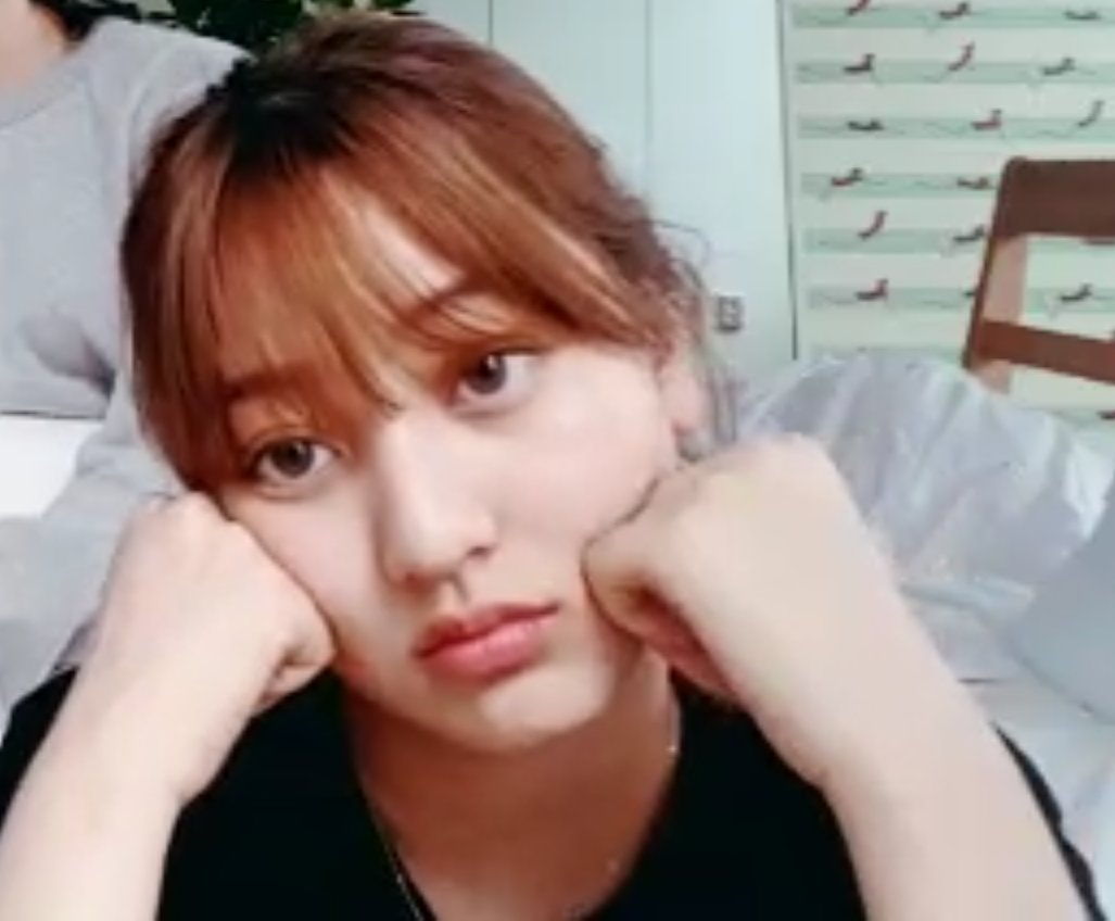 [트와이스] 연한 화장하고 V앱한 지효의 미모 | 인스티즈