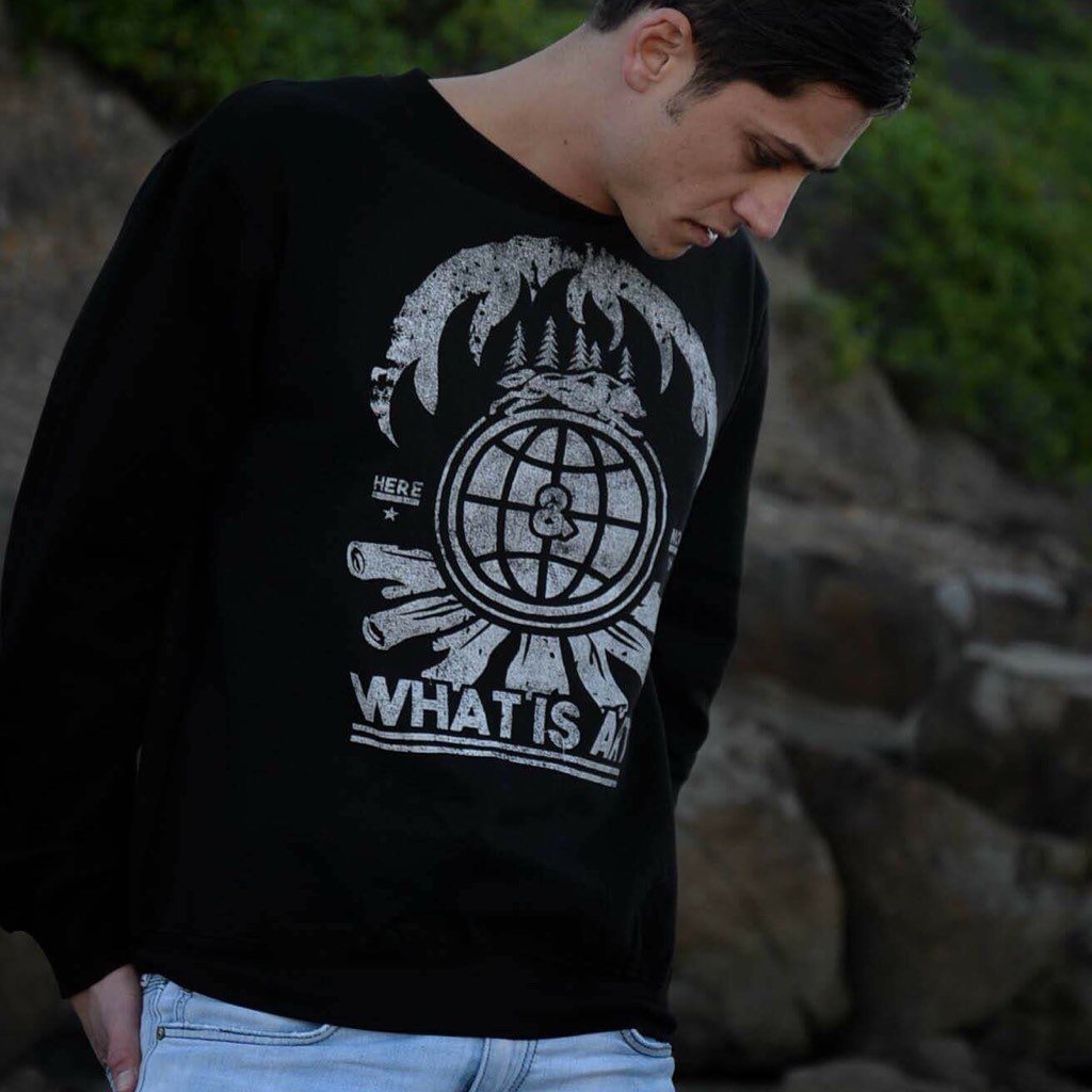 WhatIsArtt's tweet photo. https://t.co/Y94qh3B9XD #fashion #clothing #apparel https://t.co/nd98cvaNAK