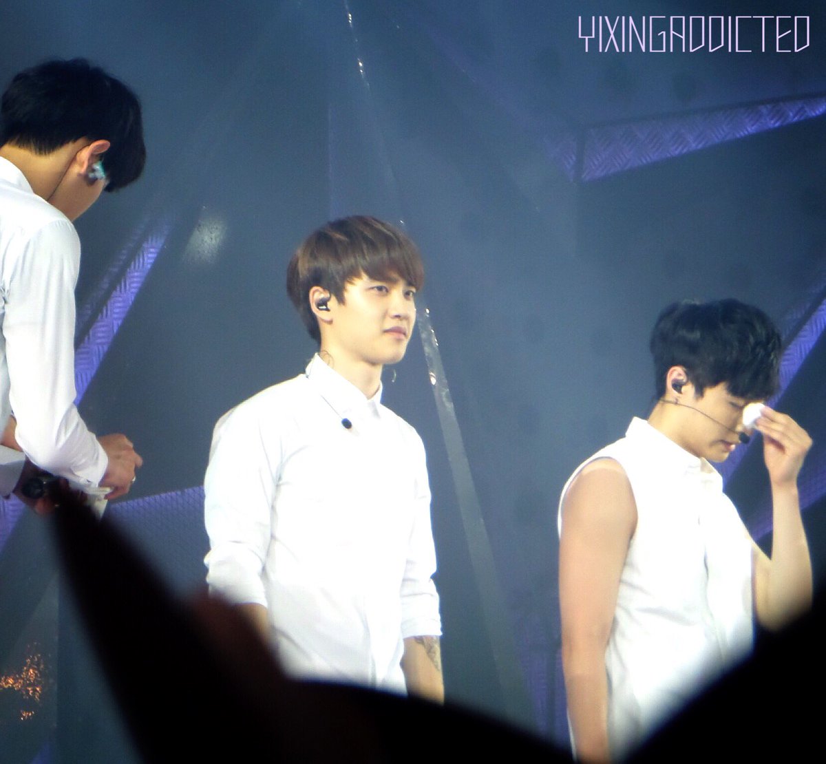wwootasty's tweet photo. 140823 The Lost Planet in Singapore #EXO #TLPSG #suho #chen #lay #baekhyun #chanyeol #do #수호 #레이 #백현 #찬열 #디오 #첸 https://t.co/BRfVBcP93l
