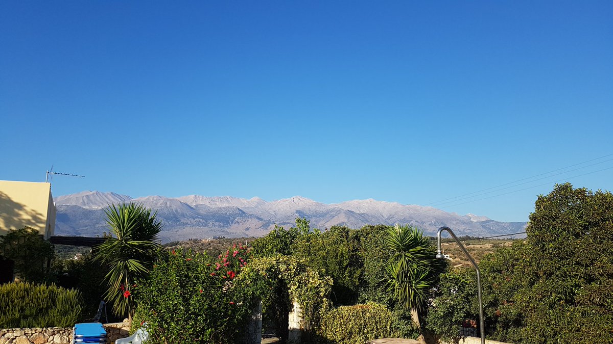 clairesclaws's tweet photo. Still cant get over the views at Villa Theodore Crete (Villa Gallini) @Jasmineharman @aplaceinthesun https://t.co/WVEcaCHj8B