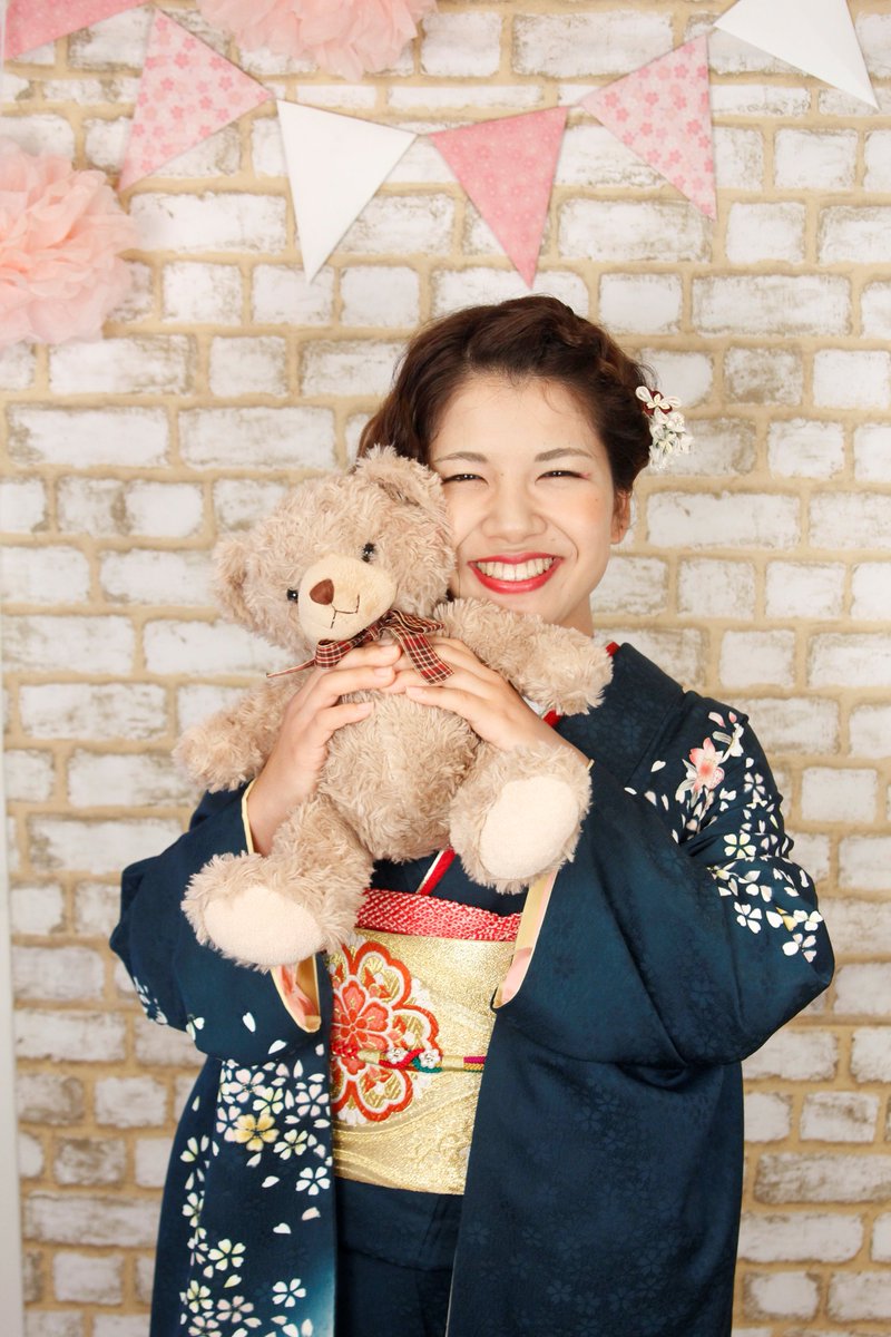 kouchi20mode's tweet photo. こんにちは(^o^)本日も前撮りを終えたお嬢様のご紹介です❤
皆さま初めは緊張されていますが、撮影が進むにつれて自然な笑顔に(*^_^*)とても楽しいですよ～❤
#ふりそでＭＯＤＥ高知店　#ふりそでＭＯＤＥ　#前撮り https://t.co/M4blBFbjq7