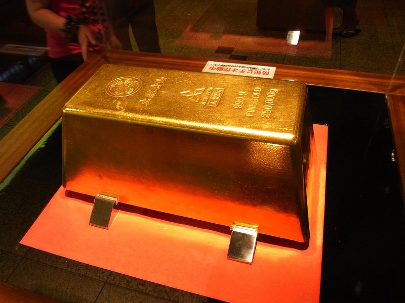 Şimdiye kadar saf altından yapılan en büyük külçe, tam 250 kg #altin #KülçeAltın #altınkülçesi #bağlamaz