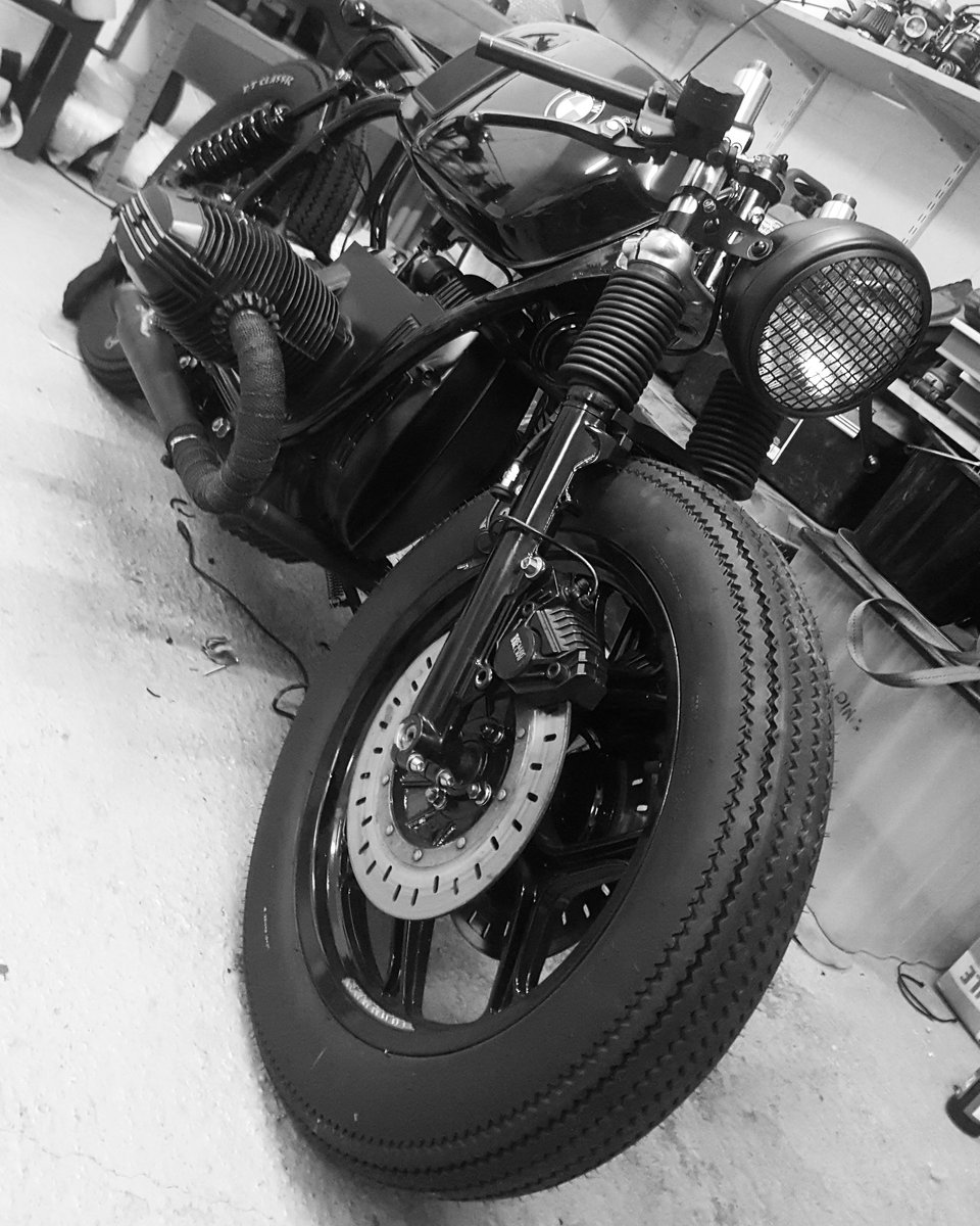MyDvineUK's tweet photo. dVine Cafe Racer 2 in final stages of completion with our unique touch #caferacer #bmwcaferacer #limitededition #BMW https://t.co/5j3Oxjg4lr