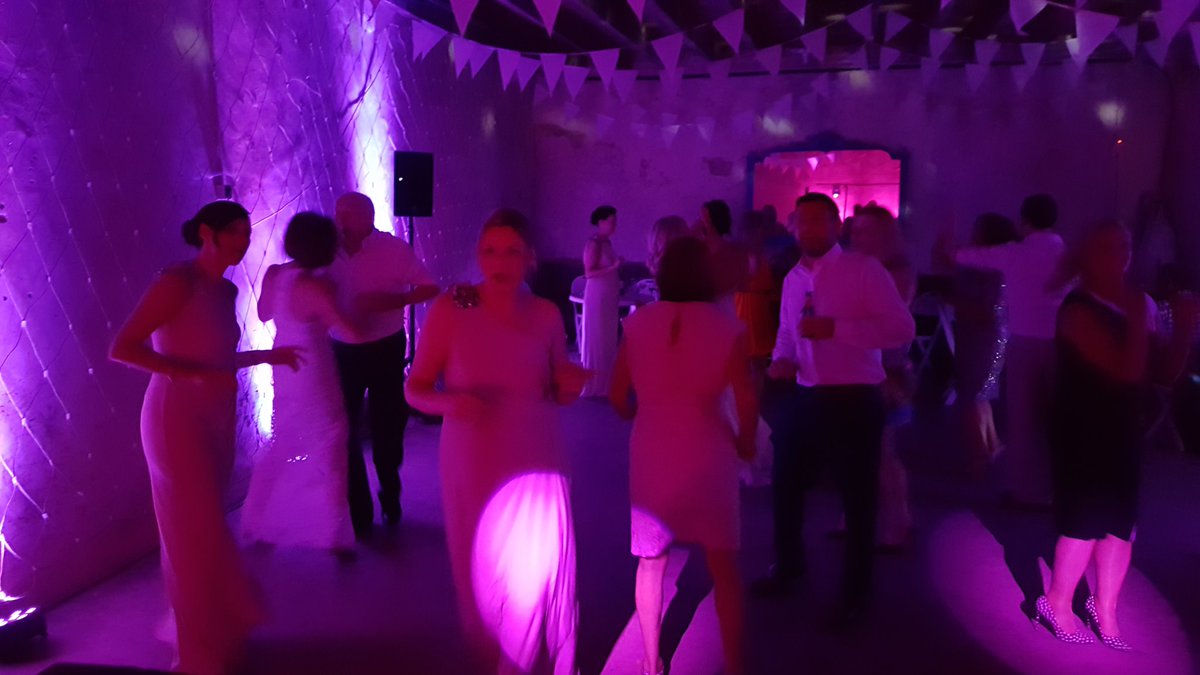 beats_disco's tweet photo. Beautiful bride with #crystalbeatsdisco #dancetillyoudrop at #WeddingsinFrance. #Chateaudefayole https://t.co/FrjDFjWBjb